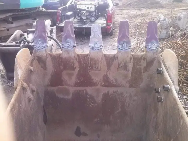 Bucket rebuild